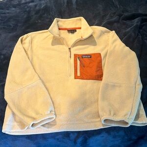 Women’s Patagonia size medium quarter zip